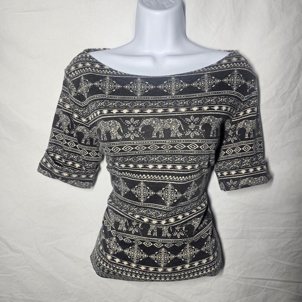 Vintage y2k elephant funky indie tumbler queen  wide neck top